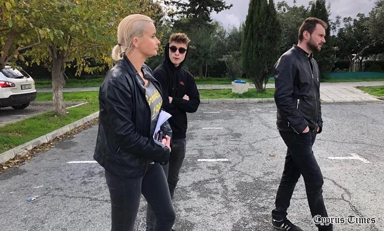 Σοκ! Έκλεψαν την τέφρα του γιου της – Σπαρακτική η έκκληση της μάνας – Βίντεο